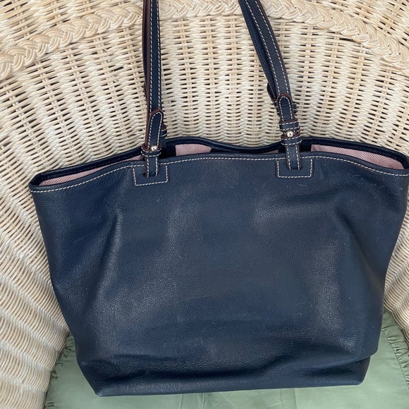 Dooney & Bourke handbag - Picture 2 of 12